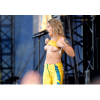 Tove Lo Tinderbox 900x626_050742-m4PIBGH6.jpg